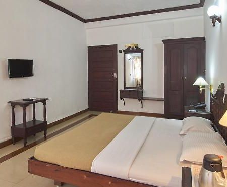 Alleppey Prince Hotel Alappuzha Экстерьер фото