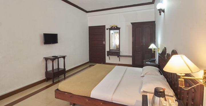 Alleppey Prince Hotel Alappuzha Экстерьер фото